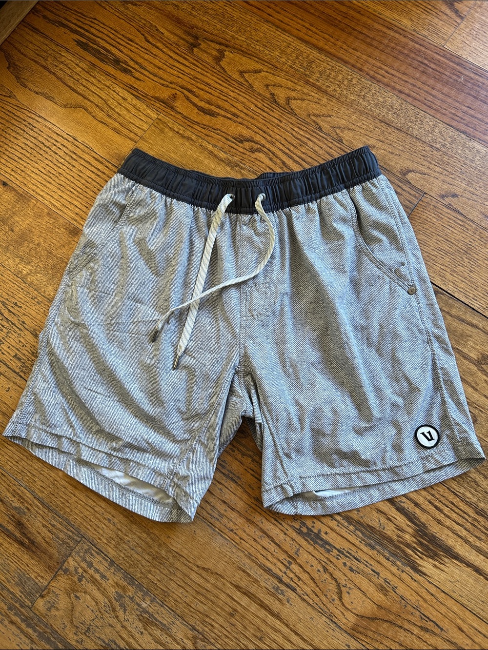 Vuori Men's Kore Lined  Heather Gray Athletic Shorts with Black Waistband